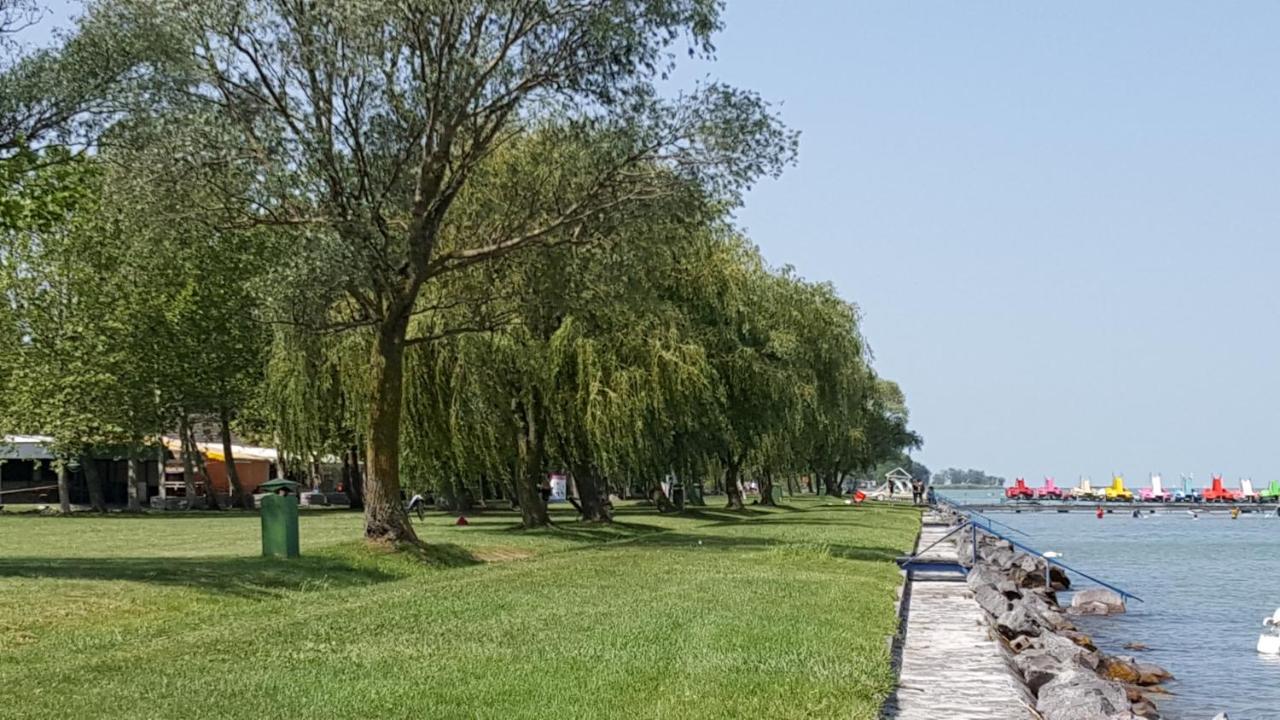 Lelle Resort B21 Balatonlelle Eksteriør bilde